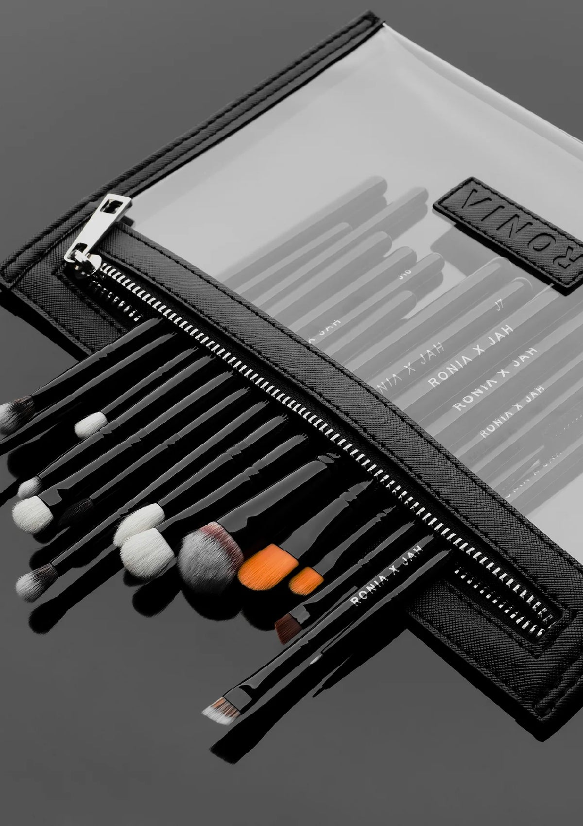 15 Sleek Eye Brush Set with Makeup bag