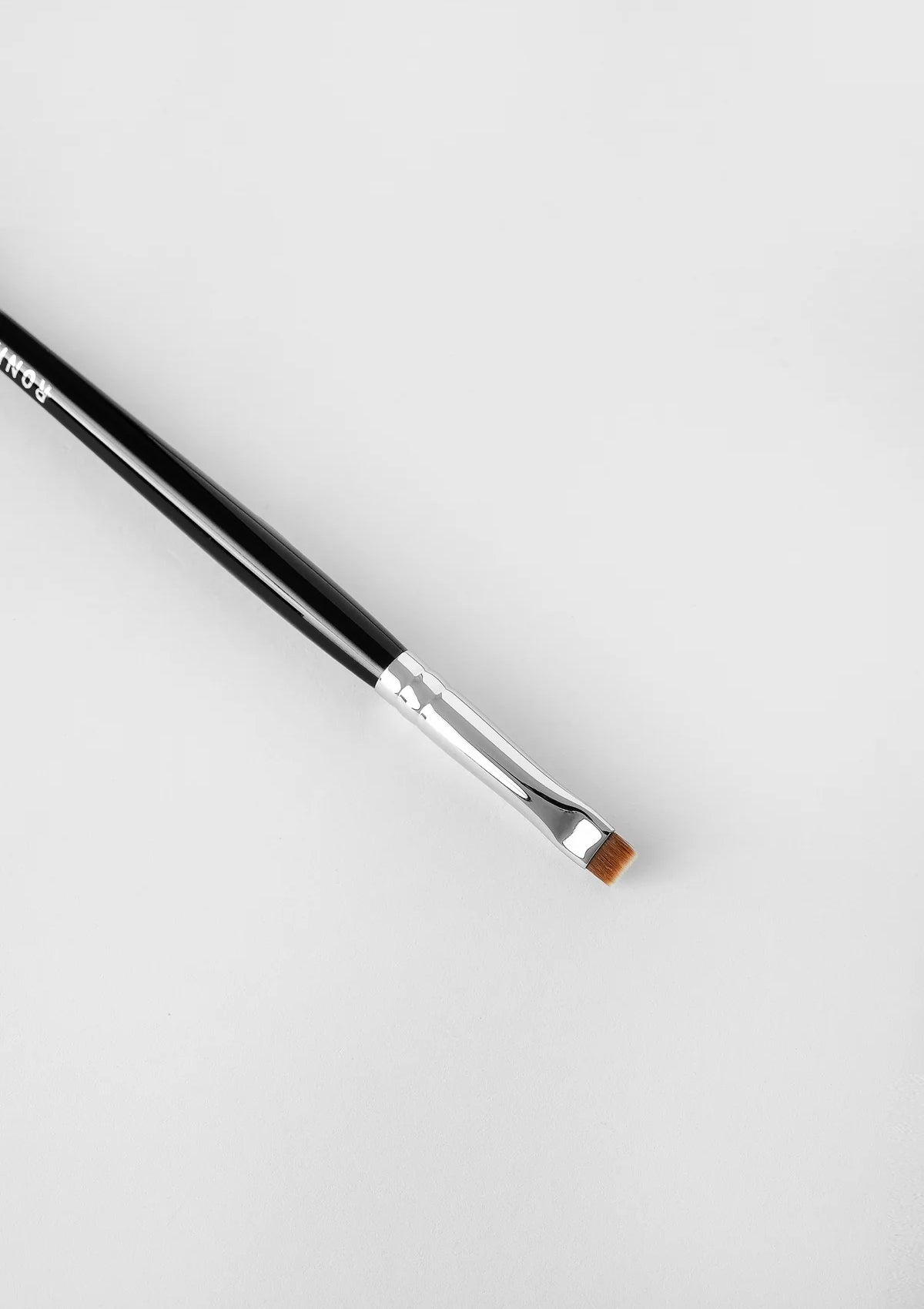 E17 Mini Flat Definer Brush