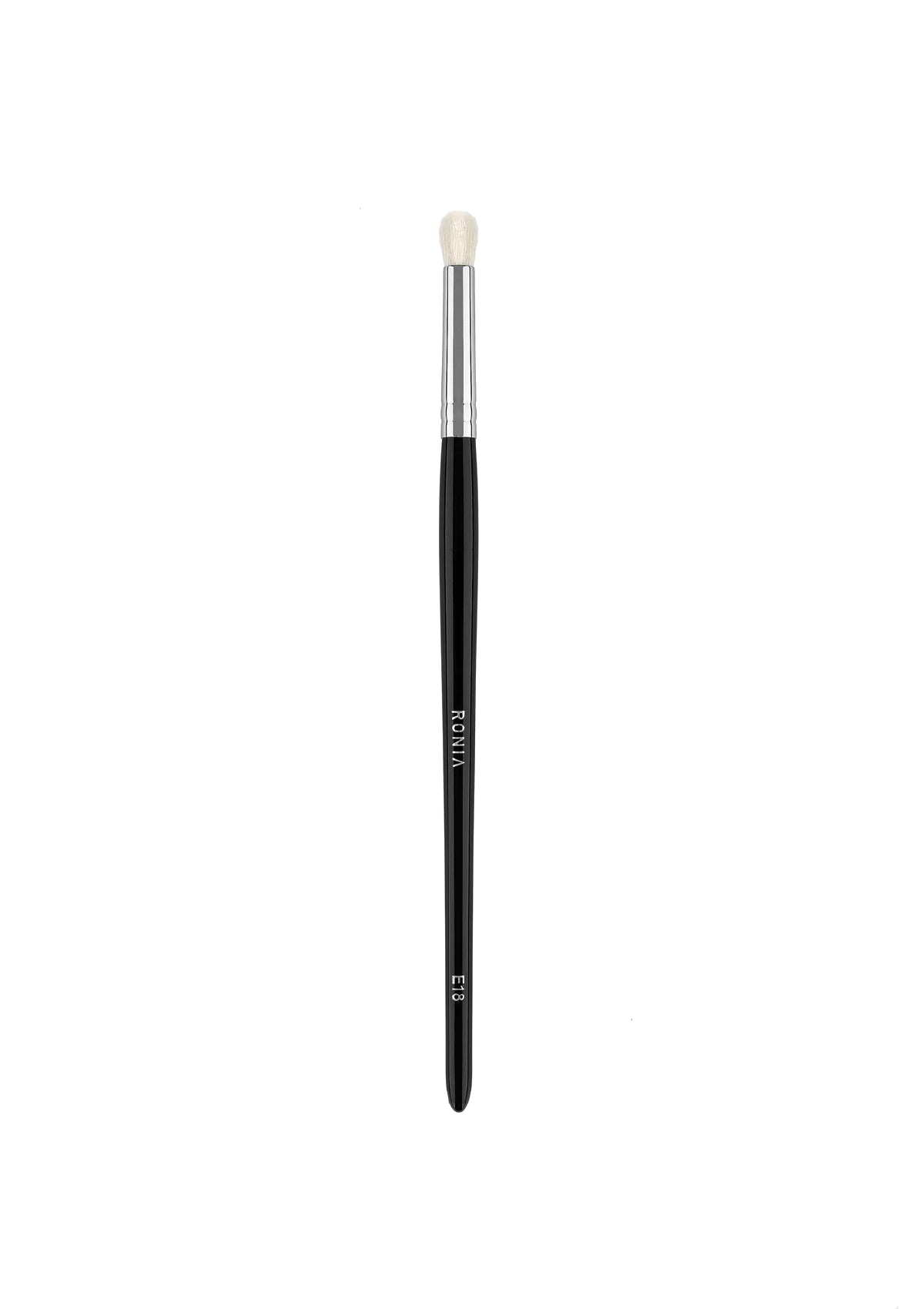 E18: SMALL EYE SHADOW BLENDING BRUSH