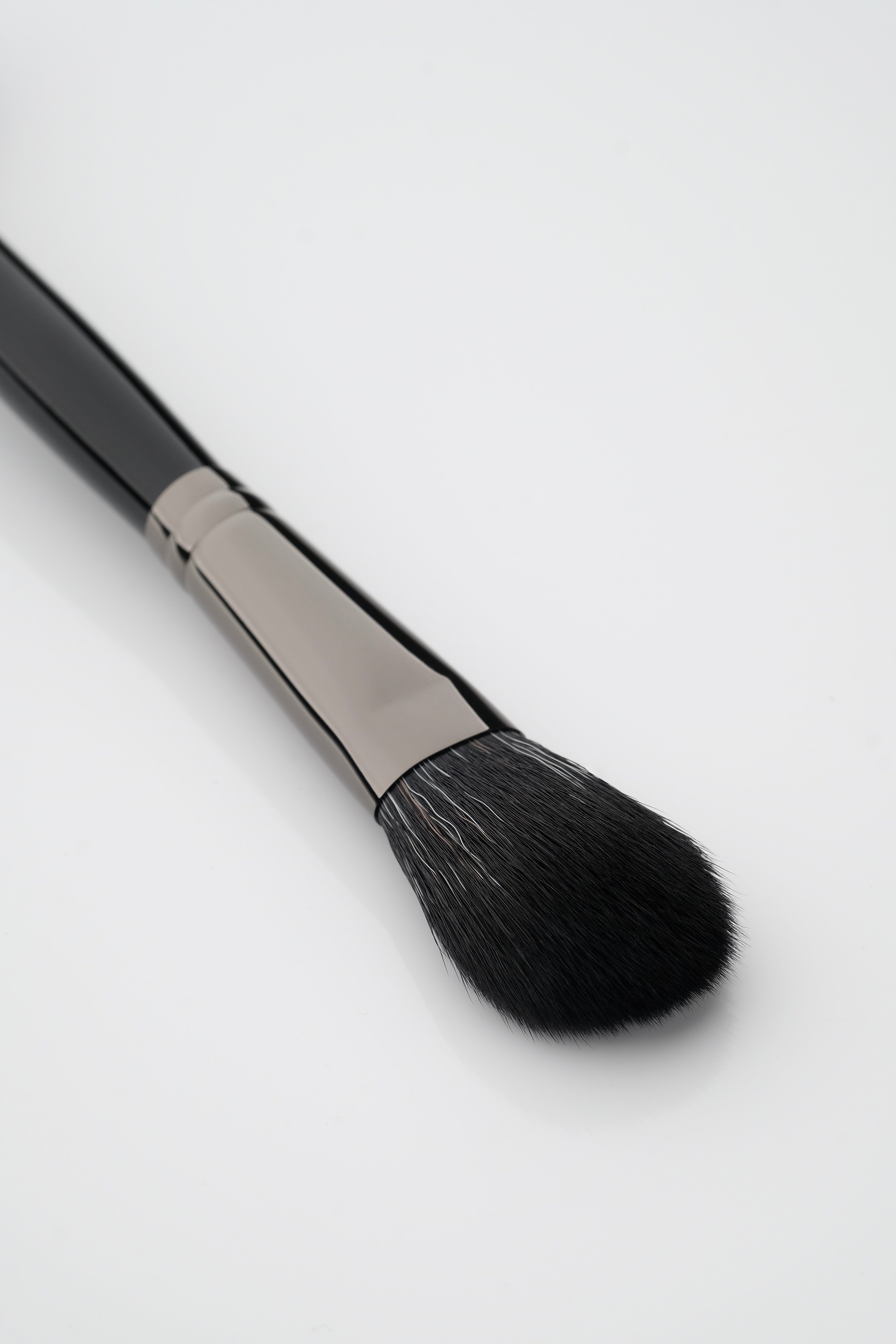 Z1: FLAT BLUSH AND POWDER BRUSH