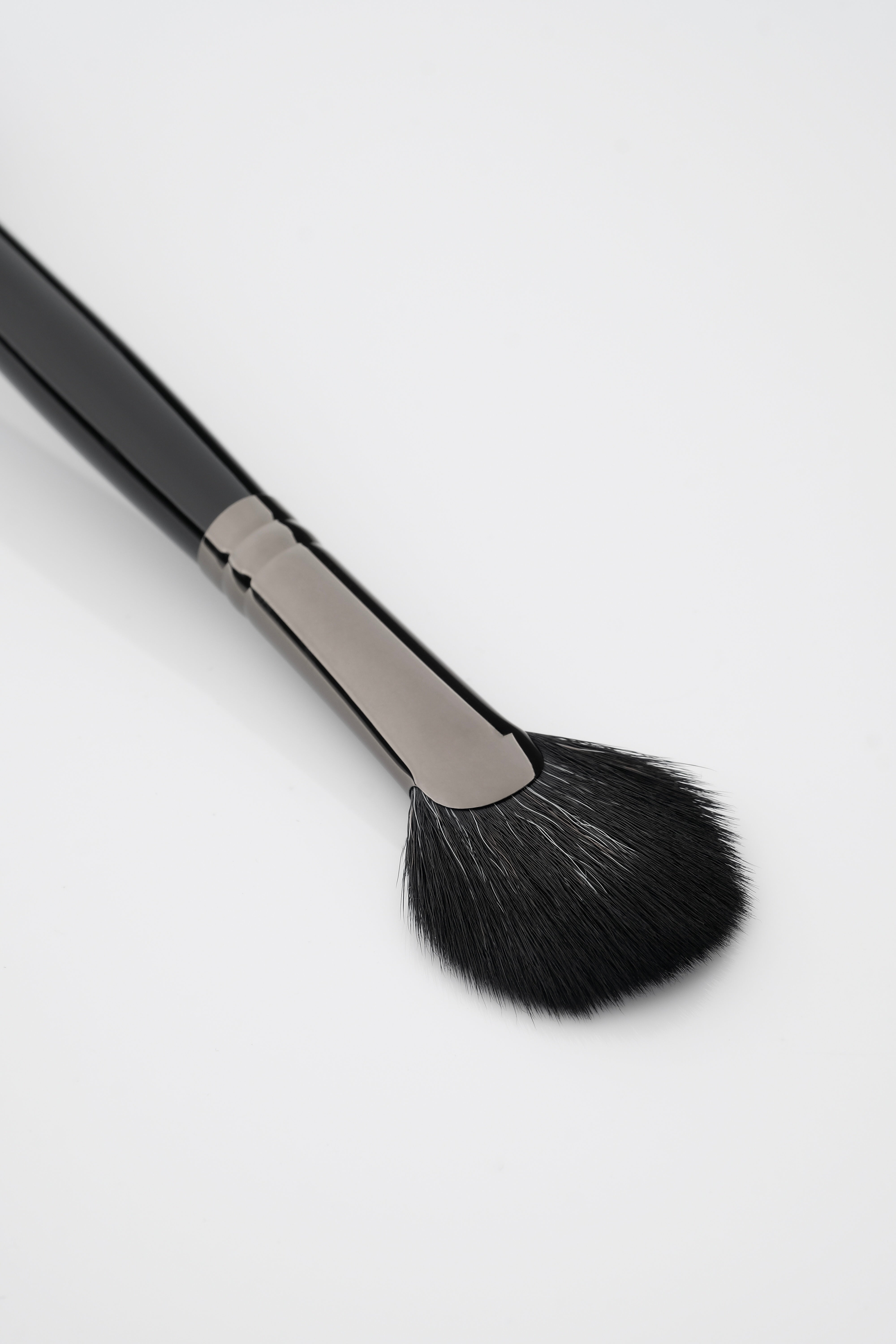 Z5: FAN BRUSH