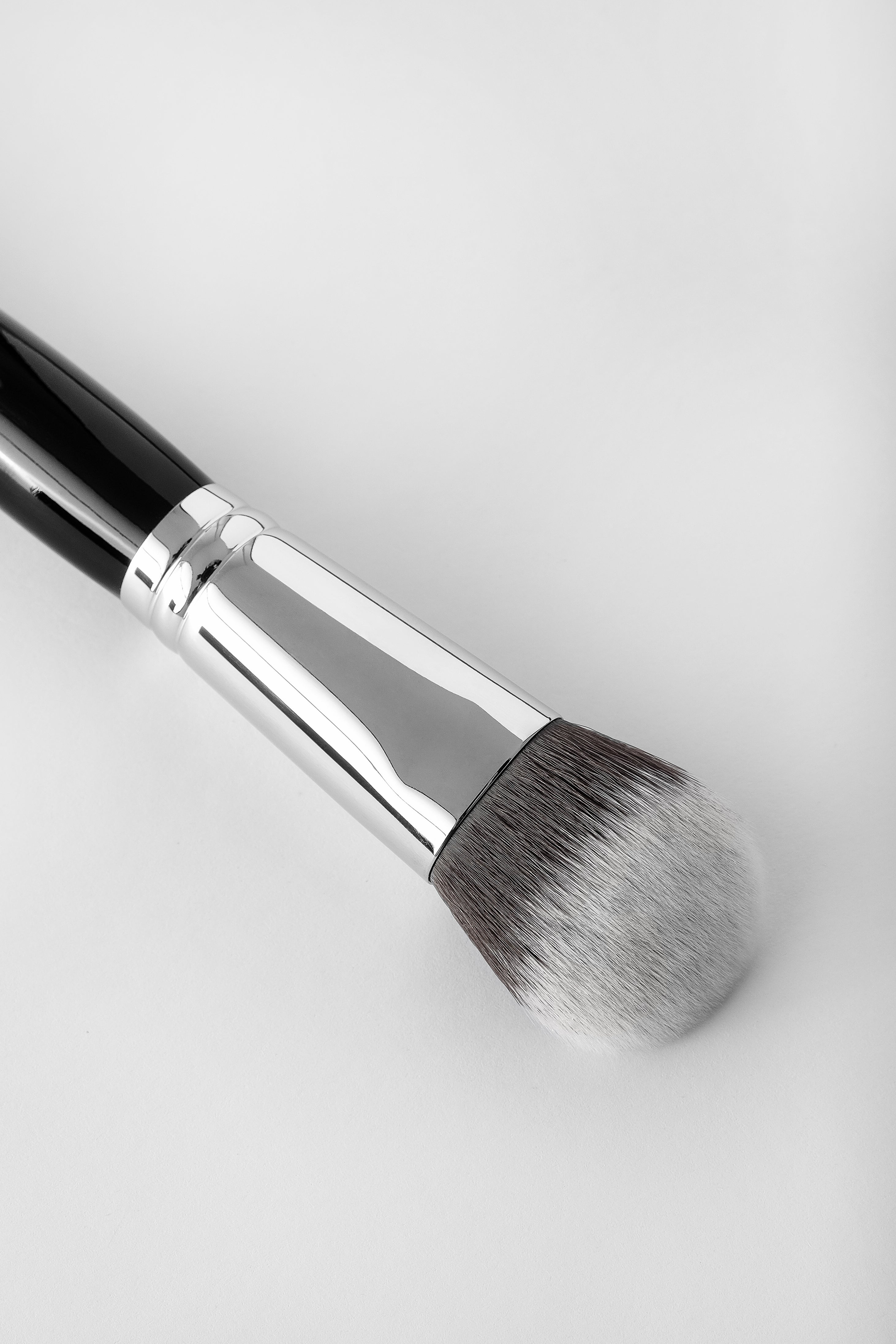 FOUNDATION FACE BRUSH