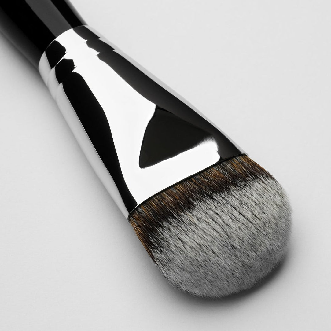 Foundation makeup brush