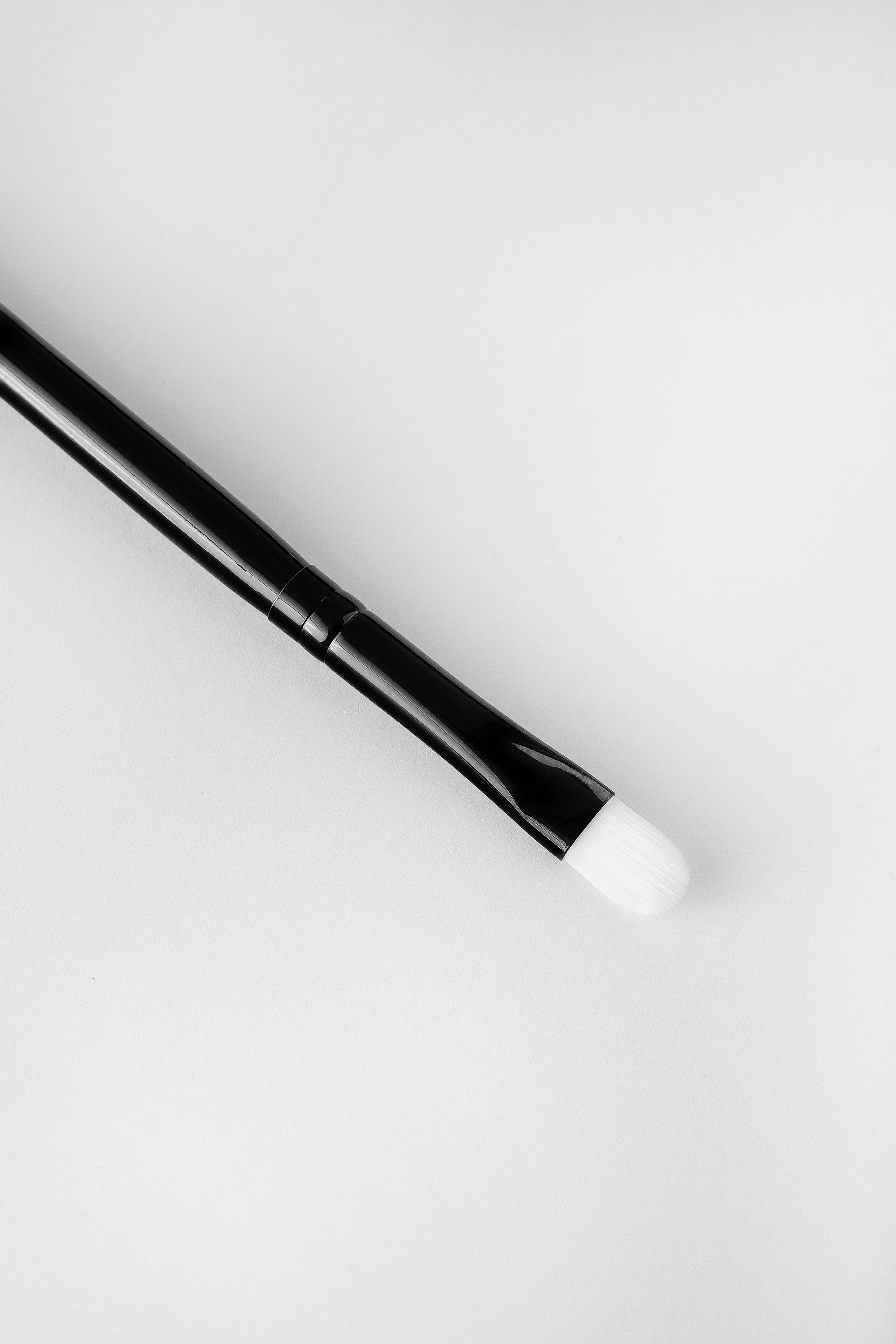 R-V11: FLAT CONCEALER BRUSH