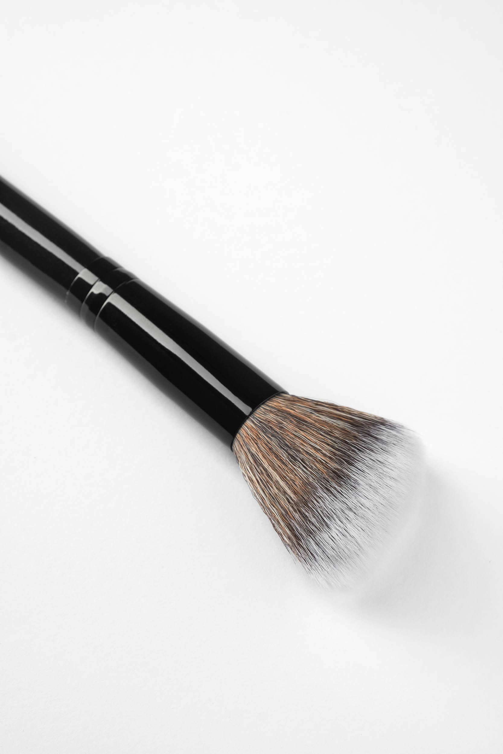 R-V17 Sculpting face brush: