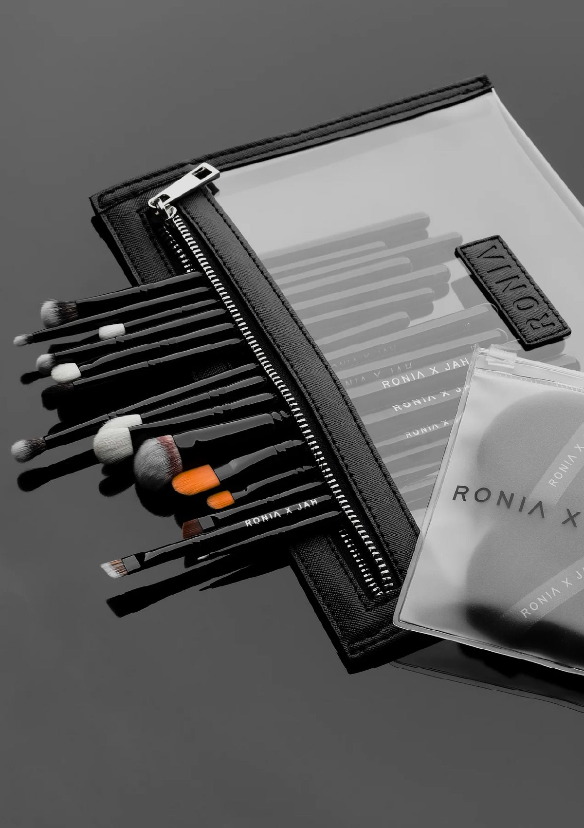 15 Sleek Eye Brush Set with Makeup bag