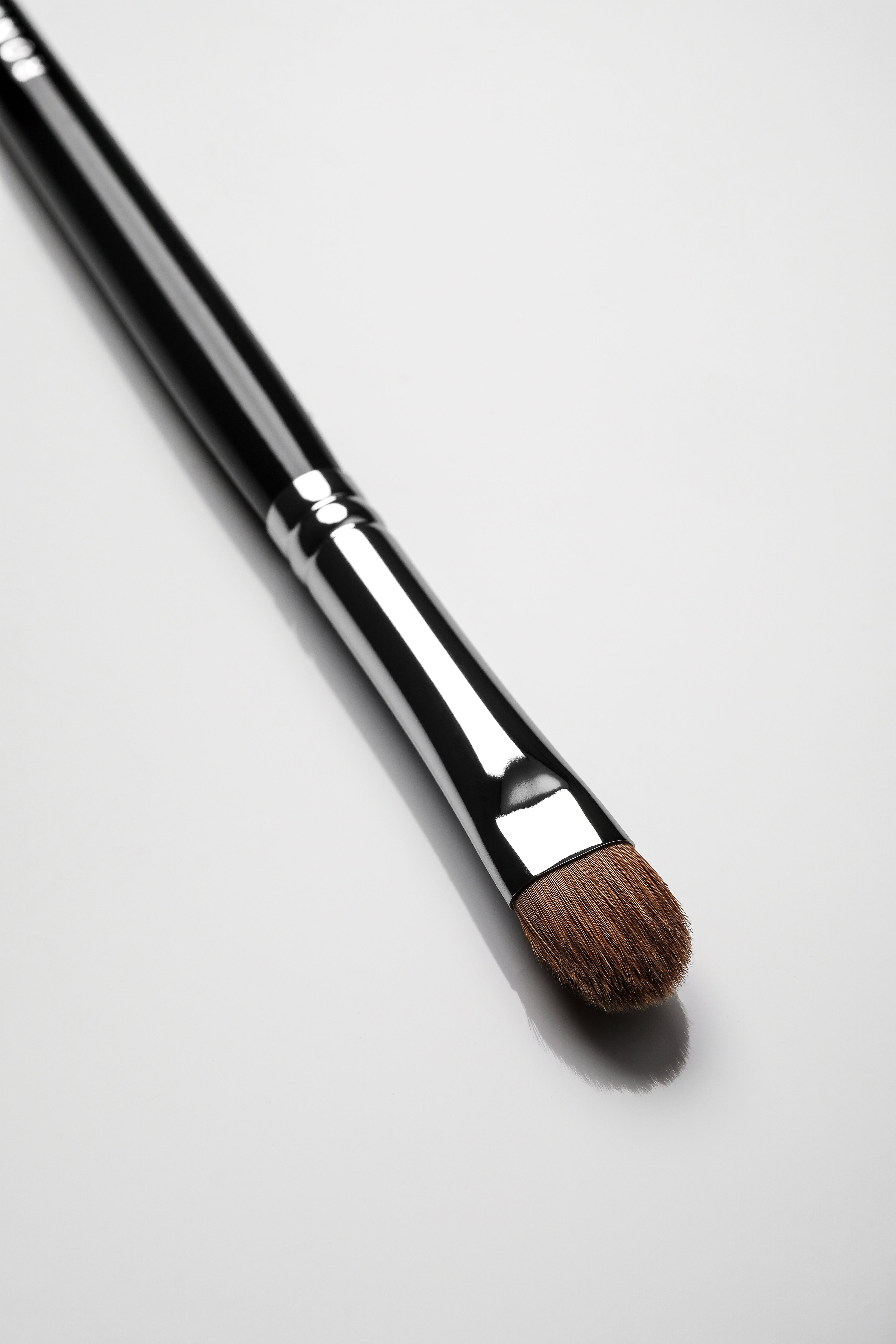 E6 Sweeper Eyeshadow Brush